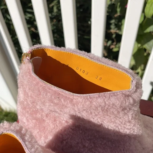 LERRE Sheepskin Zip Back Booties NWOT - Picture 3 of 8
